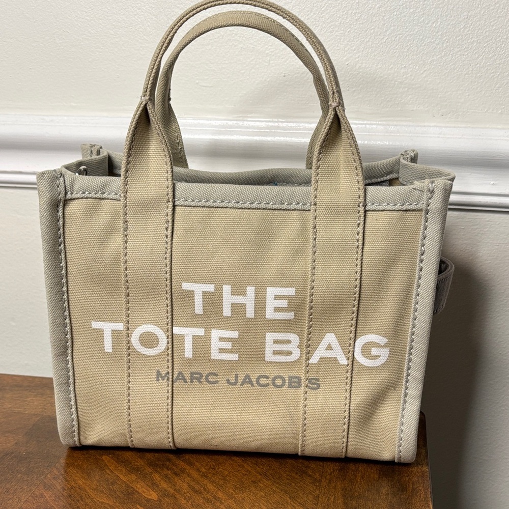 MARC JACOBS THE TOTE BAG- BEIGE COLORBLOCK - Picture 2 of 16